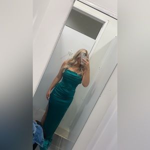 Emerald green prom dress